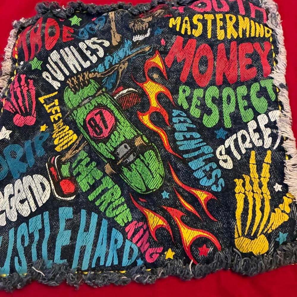 Red switch graphic tee - Picture 5 of 7